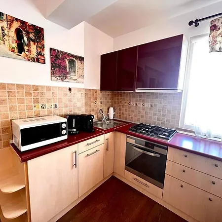 Modern Beach & City Centre Flat Daire